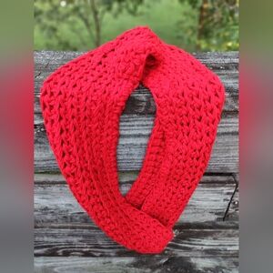 New red infinity scarf